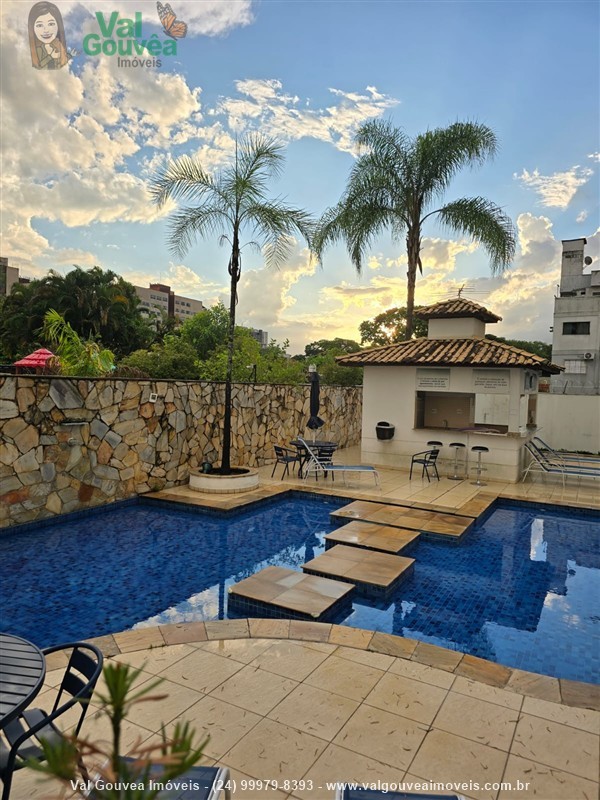 Apartamento a Venda no Comercial em Resende