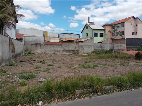 Terreno à Venda
