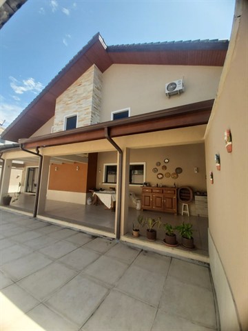 Casa em condomínio à Venda