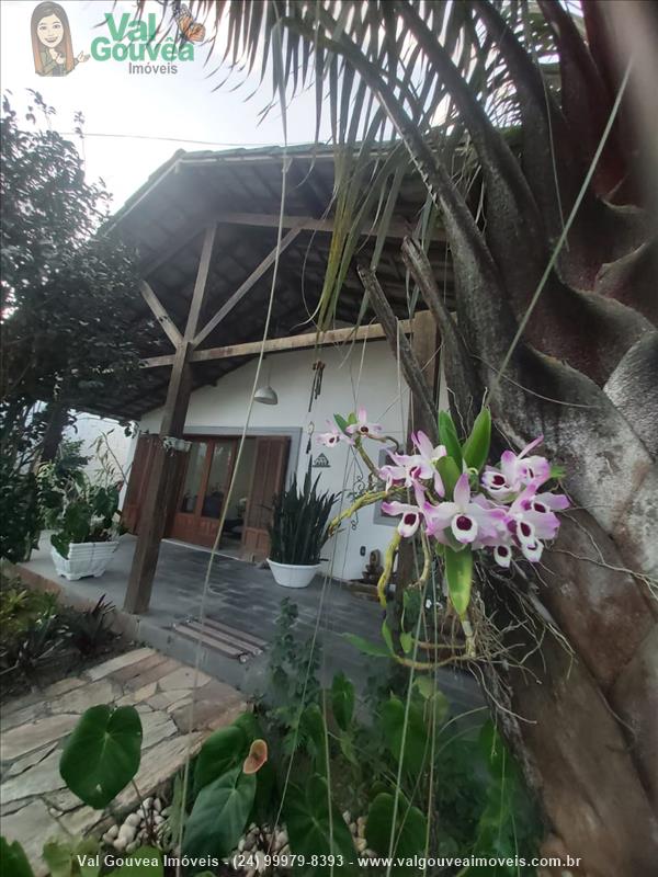 Casa a Venda no Jardim das Rosas em Penedo (Itatiaia)