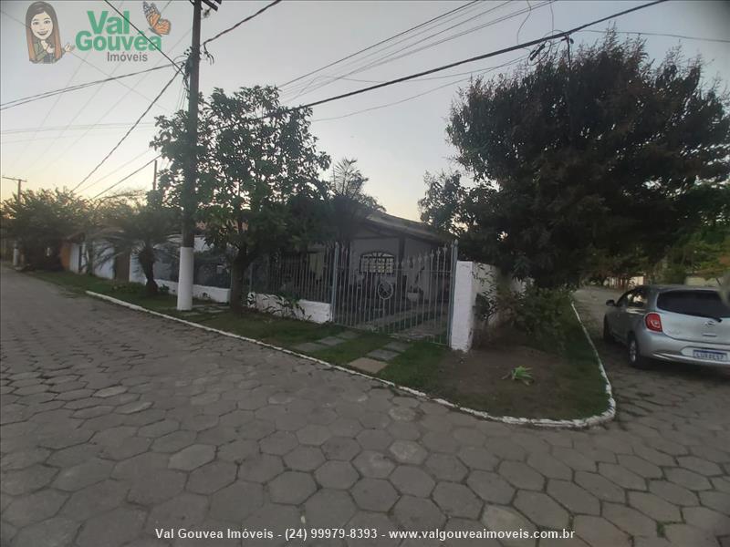 Casa a Venda no Jardim das Rosas em Penedo (Itatiaia)