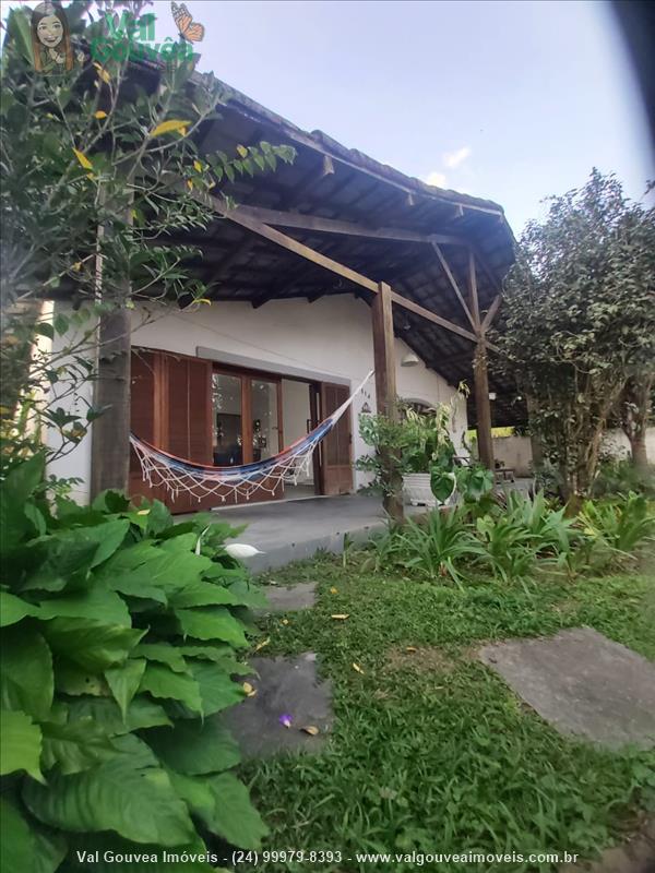 Casa a Venda no Jardim das Rosas em Penedo (Itatiaia)