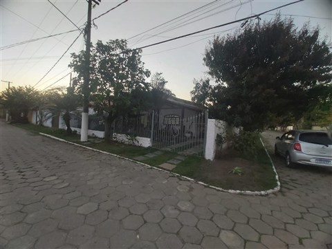 Casa à Venda