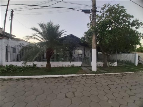 Casa à Venda