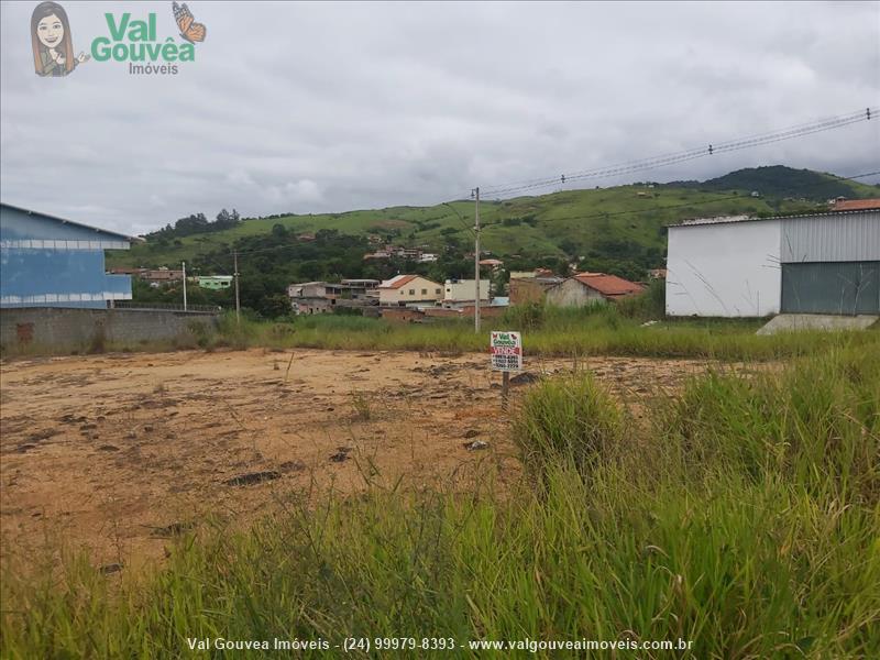 Terreno a Venda no Jardim Itatiaia em Itatiaia