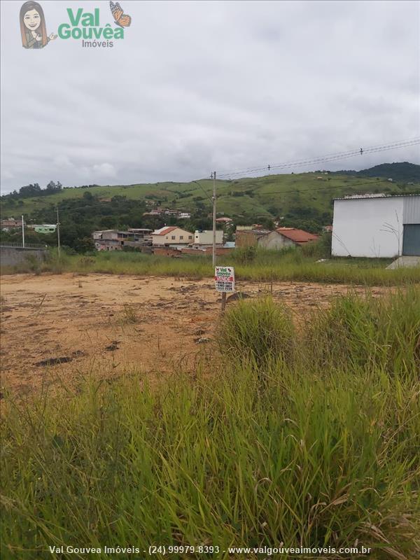 Terreno a Venda no Jardim Itatiaia em Itatiaia