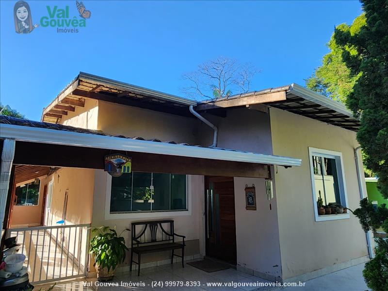 Casa a Venda no Penedo em Itatiaia