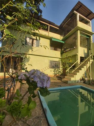 Casa à Venda