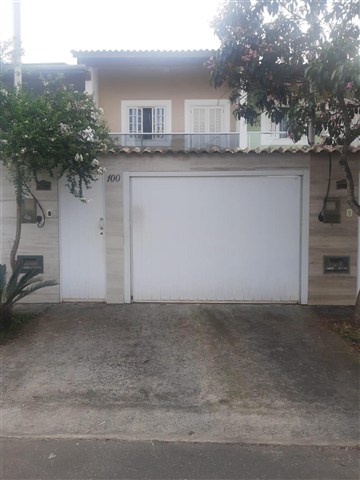 Casa à Venda