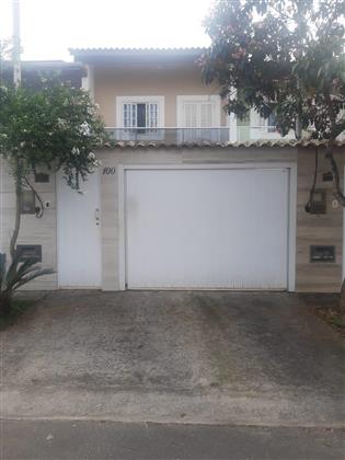 Casa à Venda