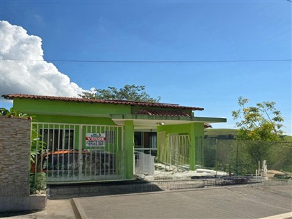 Casa à Venda