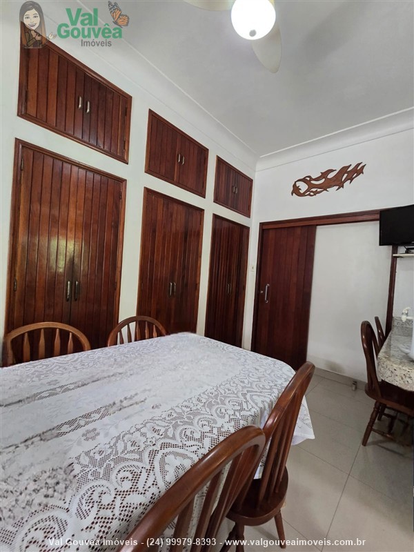 Casa a Venda no Centro em Resende