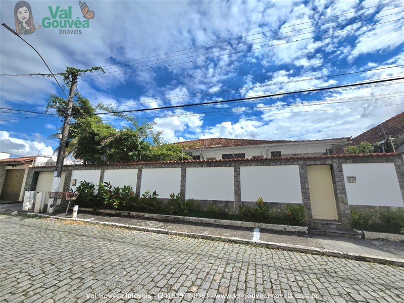 Casa a Venda no Centro em Resende