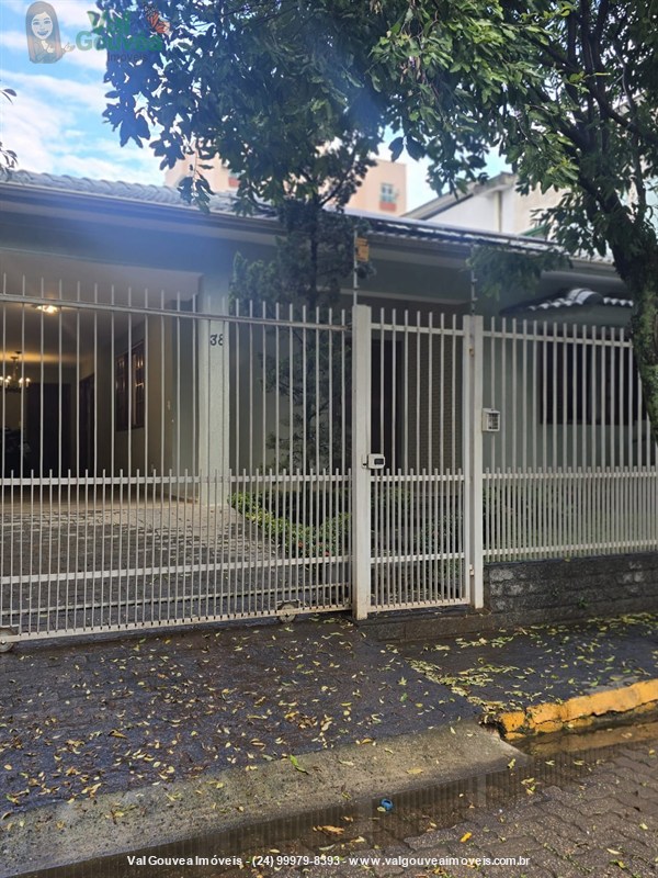 Casa a Venda no Jardim Tropical em Resende