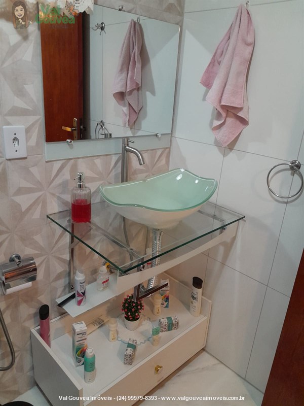 Casa a Venda no Mirante de Serra em Resende