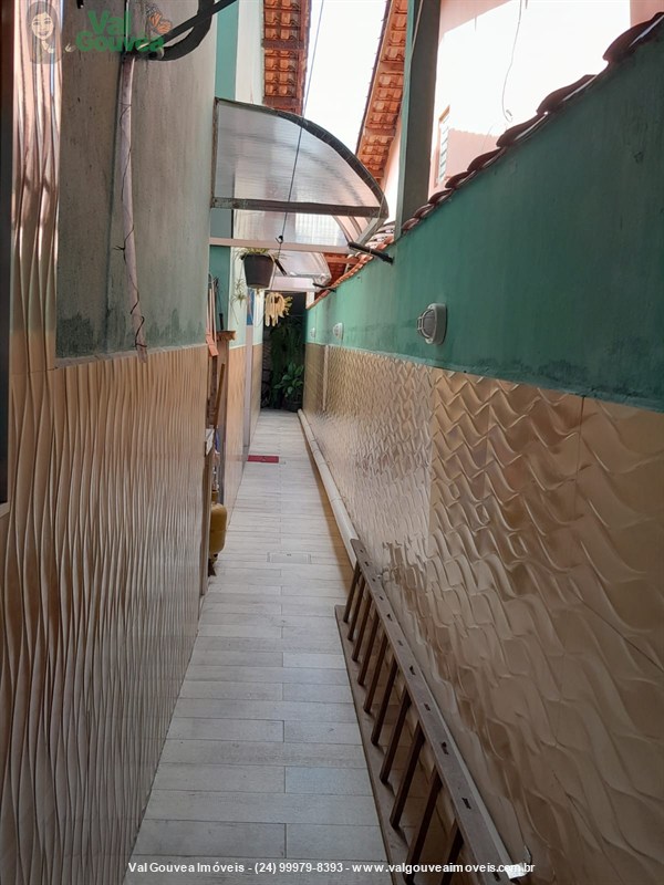 Casa a Venda no Mirante de Serra em Resende