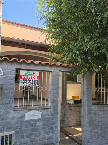 Casa à Venda
