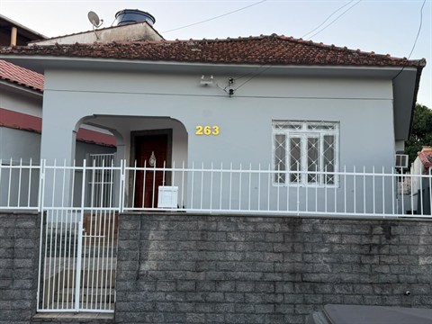 Casa à Venda