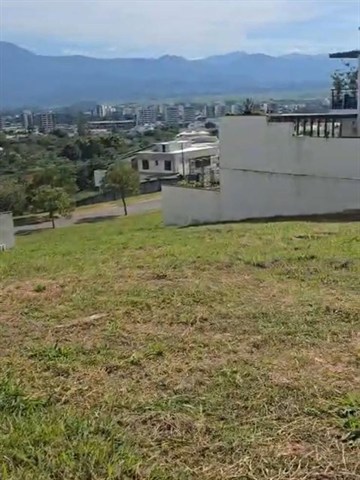 Terreno à Venda