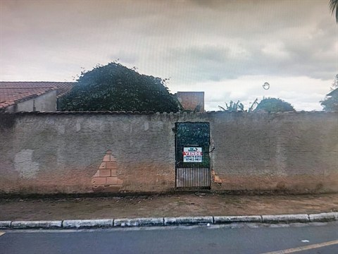 Terreno à Venda em Jardim Itatiaia
