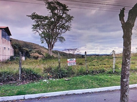 Terreno à Venda em Jardim Itatiaia